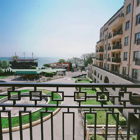 Apartamento Golden Sands-beachfront Of Your Dreams